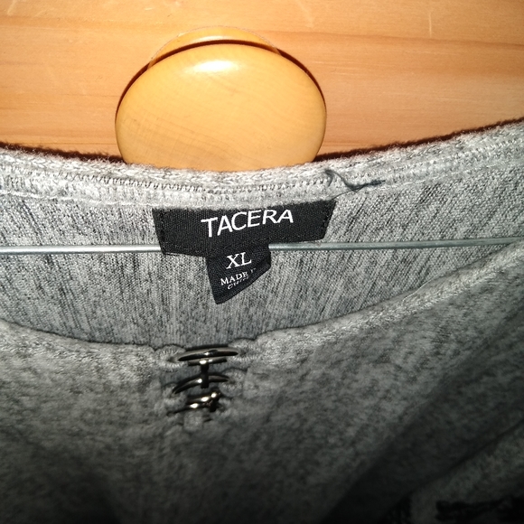 Women's dress - Picture 2 of 2